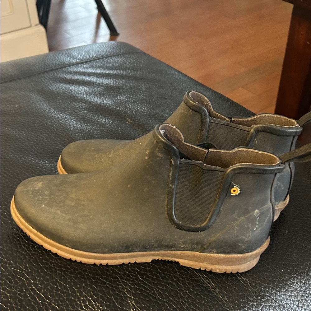 Women's Bogs Black Chelsea Boots